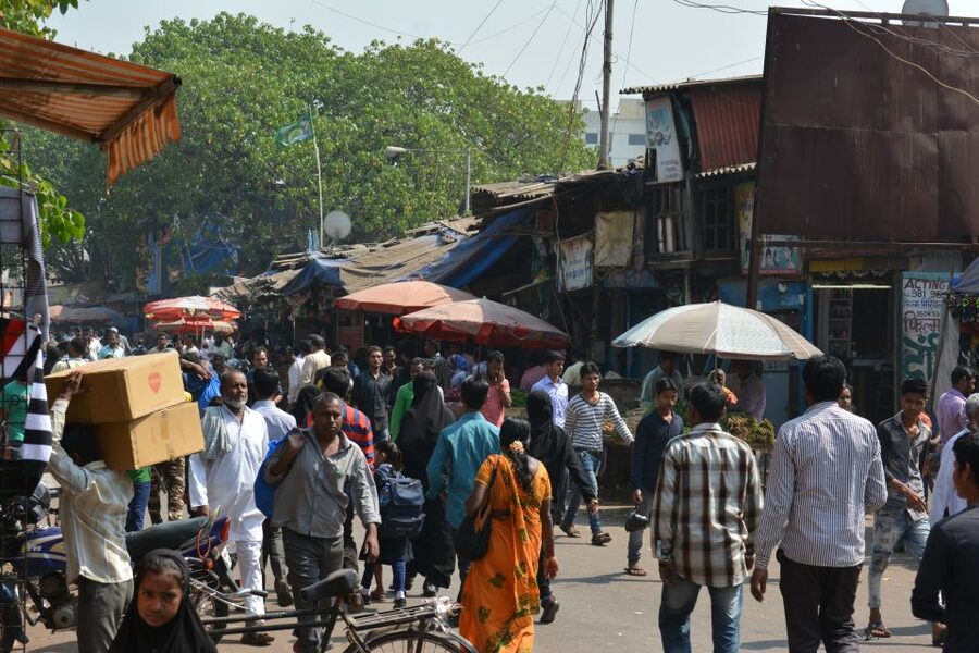 Mumbai: Dharavi Slum Tour with Dhobi Ghat (Open-Air Laundry) - Starting outside Third Wave Coffee