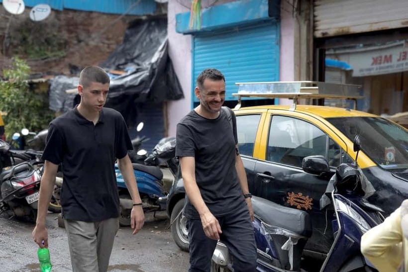 Mumbai Dharavi Slum Tour With Local English Guide - Seeing Dharavi as a place of work