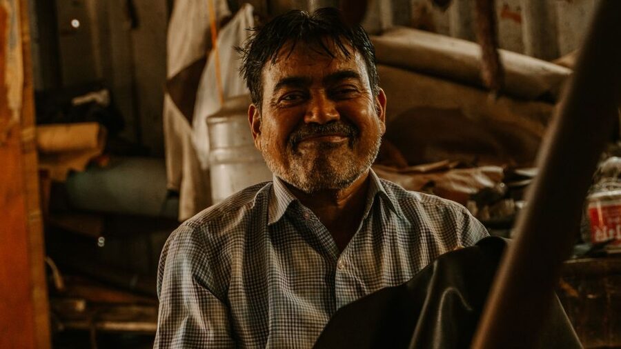 Mumbai: Dharavi Slum Walking Tour by First Female Tour Guide - Recycling that turns waste into work