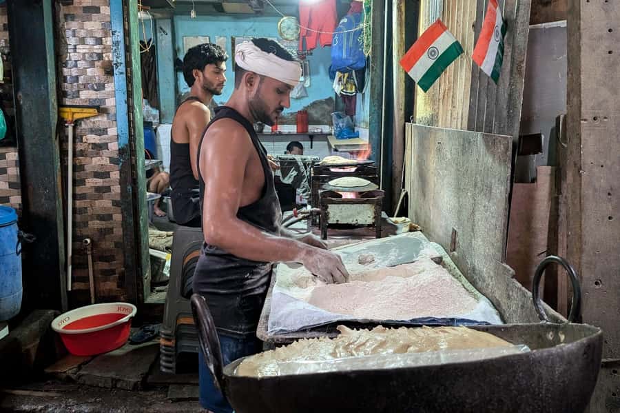 Mumbai: Dharavi Slumdog Tour -See the real Slum with a Local - The tour’s limits and the questions you should ask
