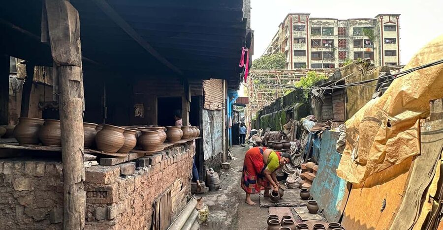 Mumbai: Discover India's Largest Slum -A Local's Perspective - Markets, lanes, and the first sense of Dharavi