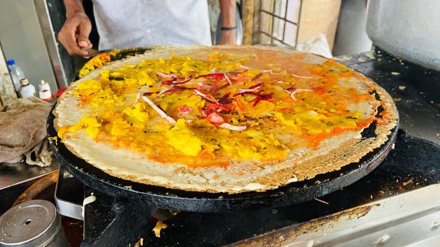Mumbai: Evening Street Food Tasting & Cultural Market Tour - The final course at Taj Icecream