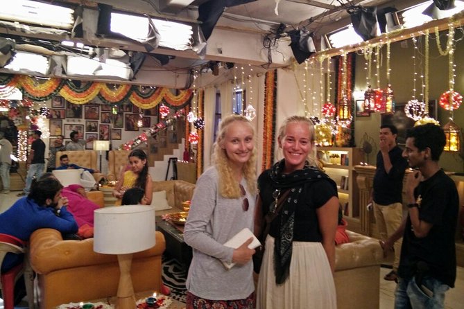 Mumbai Film City and Bollywood Tour with Meal - The two-hour Film City bus tour