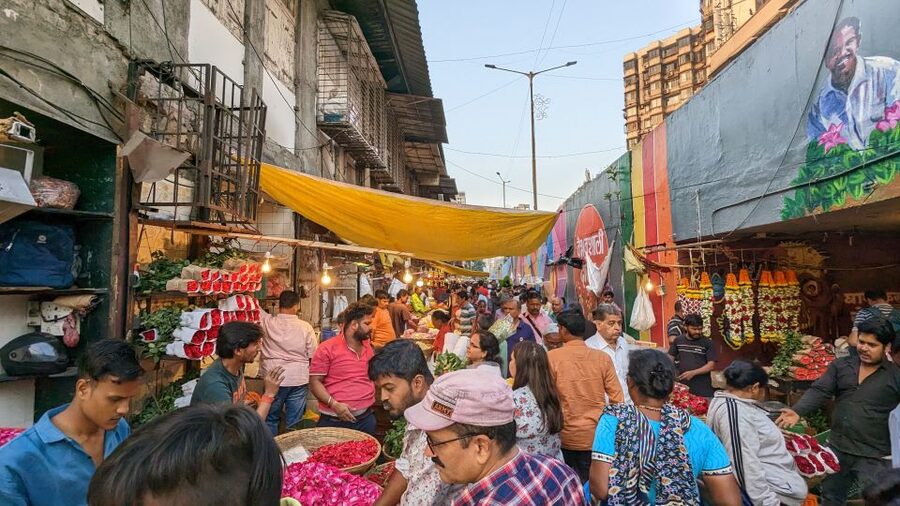 Mumbai Hidden Gems : Early Morning Tour with Expert Guide - Key points at a glance