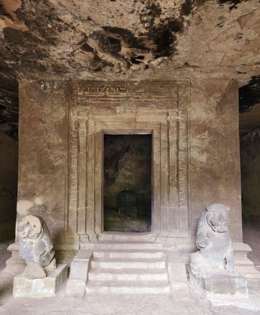 Mumbai: Kanheri Buddhist Caves & Moanstry Guided Tour - What the guide adds to the stone