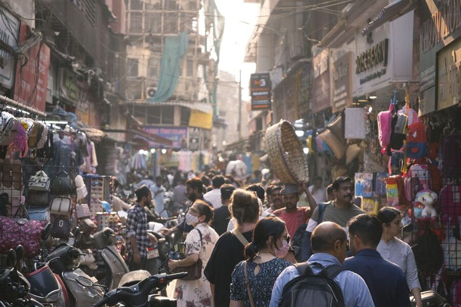 Mumbai: Local Markets & Temples Tour - What the guide adds to a fast route
