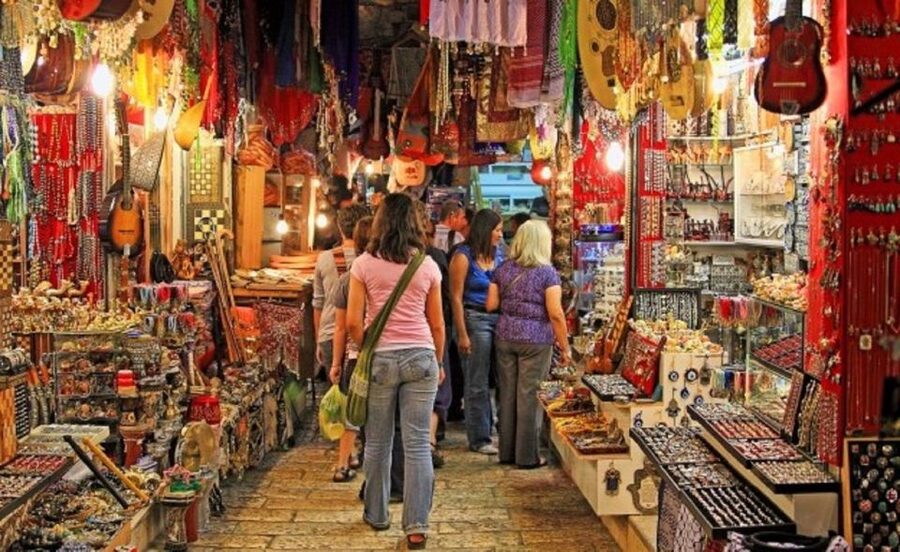 Mumbai: Magical Markets Tour - Starting at Shree Swaminarayan Mandir