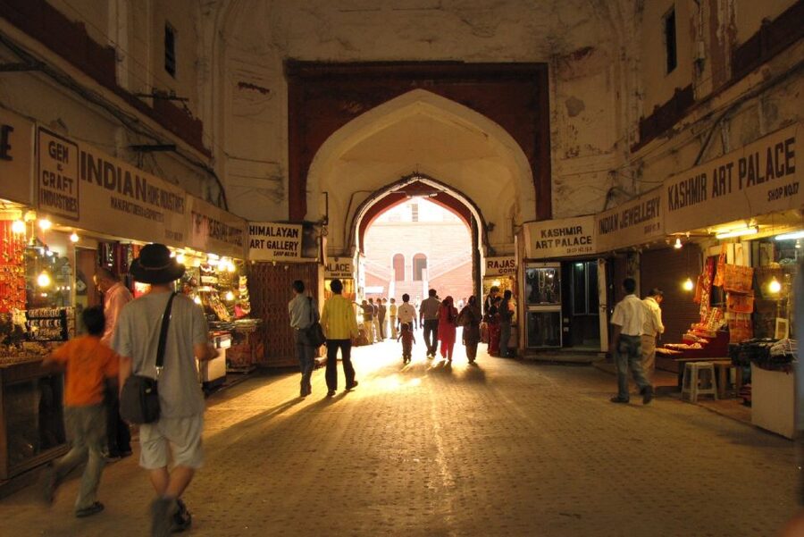 Mumbai: Magical Markets Tour - Mangaldas Market and Mumbai’s cloth trade
