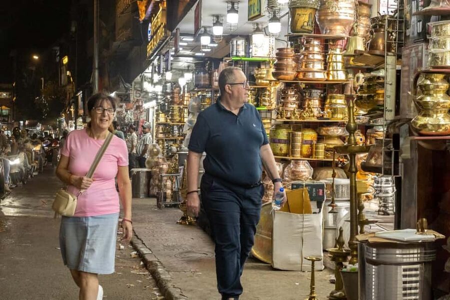 Mumbai Market and Temple Tour With Cow Shelter Visit - Crawford Market in a 30-minute burst