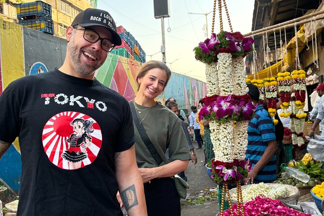 Mumbai Market and Temple Tour With Local Street Food - Key points at a glance