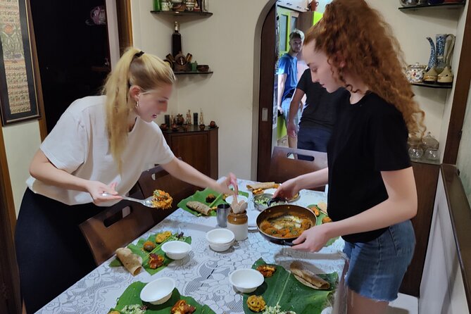 Mumbai Market Tour & Maharashtrian Cooking Class with Chef Reshma - Starting at 4:00 pm in Santacruz East
