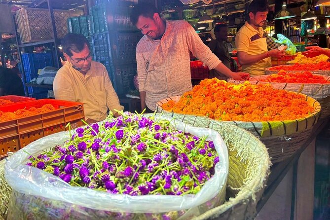 Mumbai Morning Market Tour of Flowers, Fish, and More - Key points at a glance