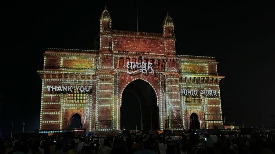 Mumbai Night Lights & Iconic Sights Tour - What the guides add to a short tour