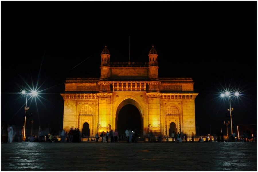 Mumbai Night Tour - Mumbai after sunset, with the city lights doing the work
