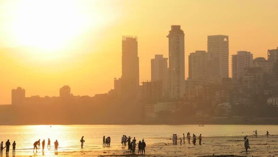 Mumbai Night Tour - Starting from Friends Colony and heading toward South Mumbai