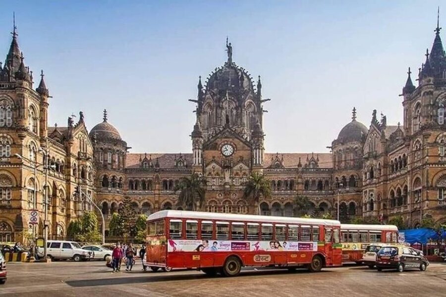 Mumbai: Private 2-Day City and Elephanta Island Tour - Churchgate and the dabbawallas at work
