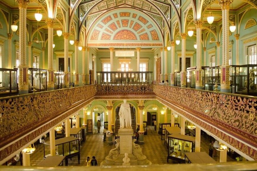 Mumbai: Private custom tour with a local guide - What you pay for at $29 per person