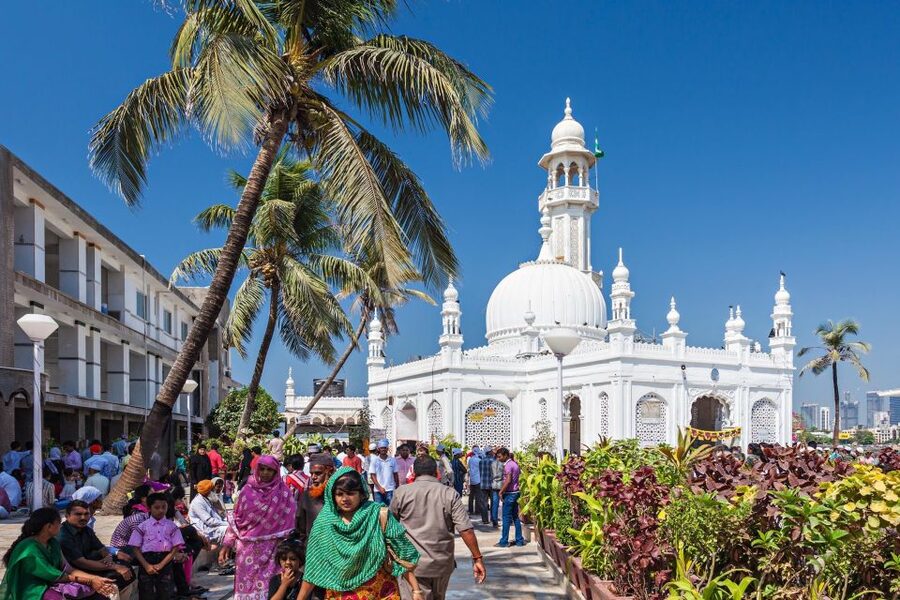 Mumbai: Private Guided Full-Day City Sightseeing Tour - Marine Drive and Girgaum Chowpatty