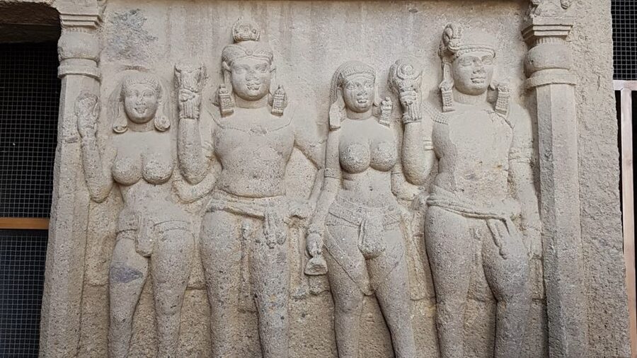 Mumbai: Private tour for Kanheri Caves and Golden Pagoda - Why this Mumbai pairing works