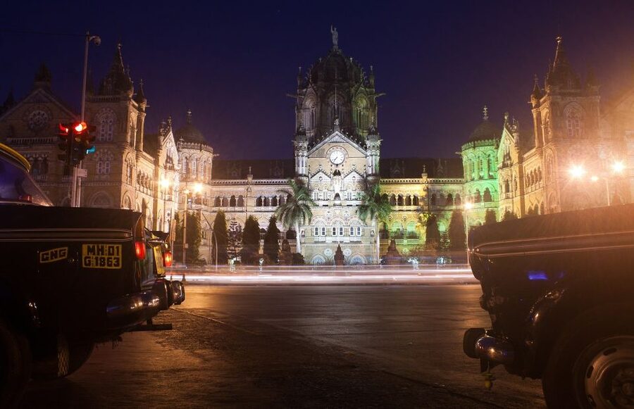 Mumbai: Private Walking Tour with a Local - Markets, fishing villages, and everyday Mumbai