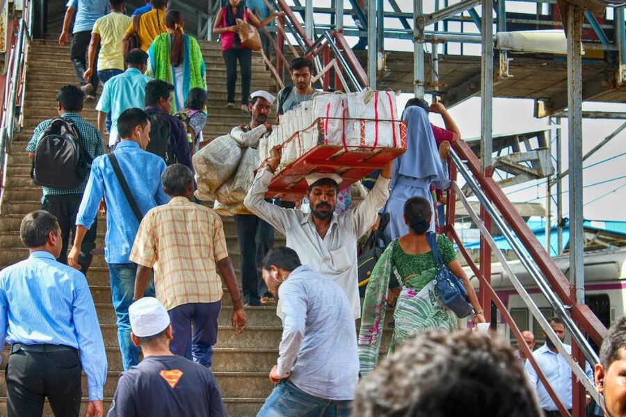 Mumbai Shore Excursions: Small Group Mumbai Sightseeing tour - Meeting your guide at the cruise terminal