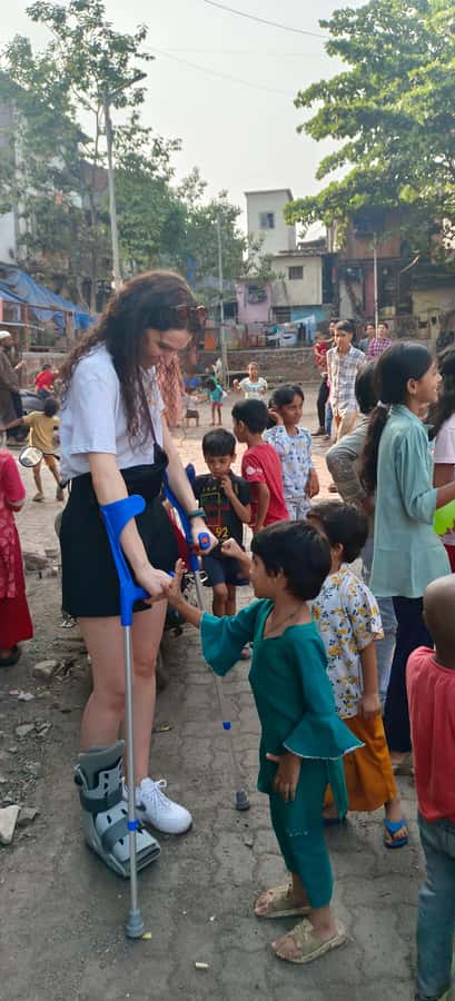 Mumbai: Slum Tour Dharavi Small Group with a Local Guide - Homes, families, and daily life