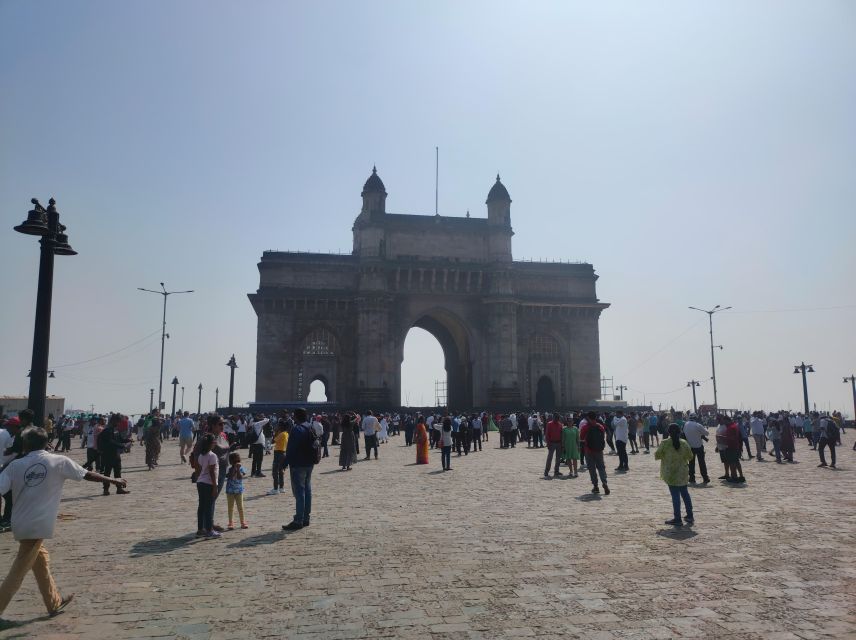 Mumbai: South Mumbai Heritage Walking Guided Tour - Flora Fountain and the details above street level