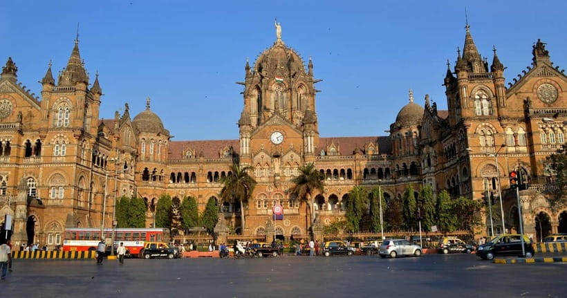 Mumbai: South Mumbai Heritage Walking Guided Tour - The University of Mumbai and Bombay High Court