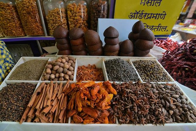 Mumbai Spice Markets and Bazaars Tour with Guide and Transport - Hotel pickup and Mumbai traffic