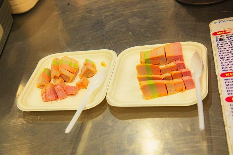 Mumbai: Street Food and Night Markets Tour - Why the train and taxi are part of the experience