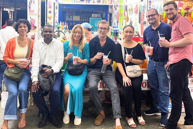 Mumbai Street Food & Beach Tour with 10+ Tastings - A food tour built around Juhu Beach