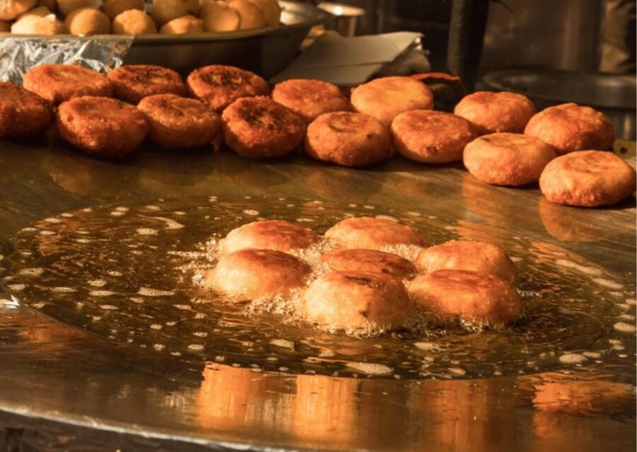 Mumbai Street Food Crawl (2 Hours Guided Food Tasting Tour) - The guide can make or break the experience