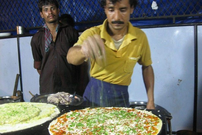 Mumbai Street Food Safari - Chowpatty Beach: pani puri beside the Arabian Sea