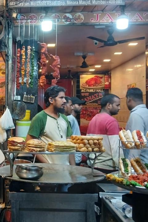 Mumbai Street Food Tour with Evening Bazaar Walk - Meeting point, pickup, and practical planning