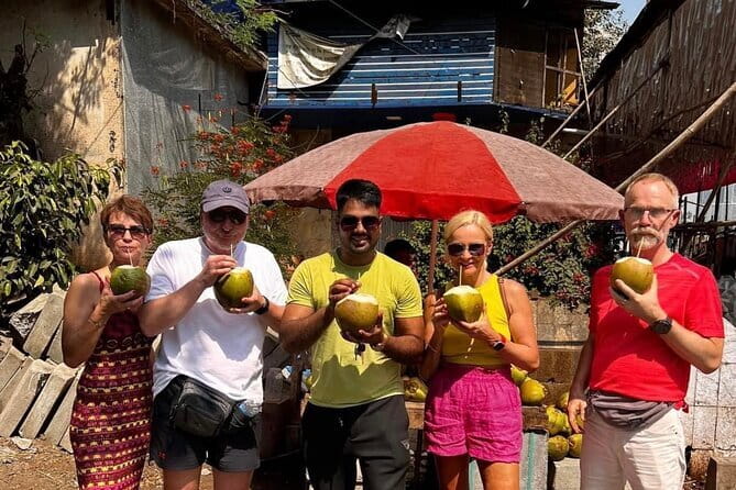 Old Mumbai Sightseeing Tour with a Local Guide - Meeting a family in the fisherfolk village