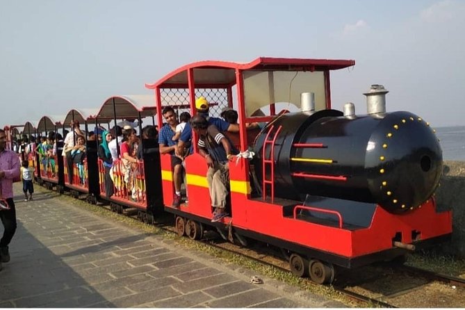 Private Elephanta Caves & Mumbai Sightseeing Tour with AC Car - Victoria Terminus, Town Hall, and Marine Drive