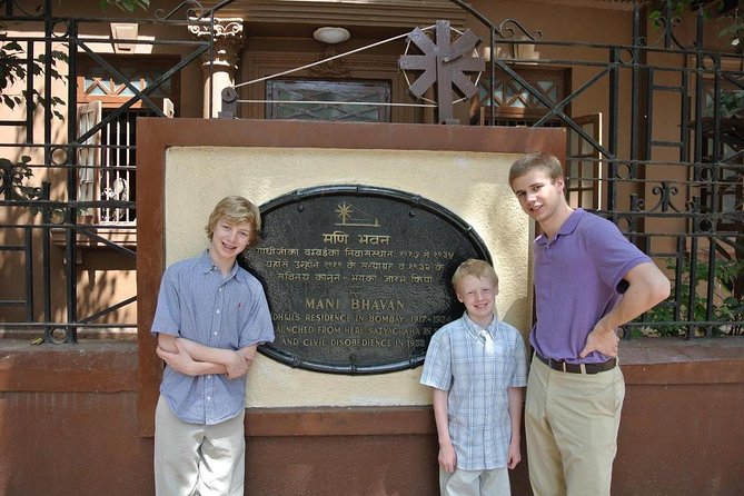 Private Full-Day Mumbai City Highlights with Markets Tour - Haji Ali, the High Court, and the Prince of Wales Museum