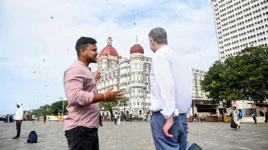 Private Full-Day Mumbai Sightseeing & Dharavi Slum Tour - Gateway of India and the Taj Mahal Palace