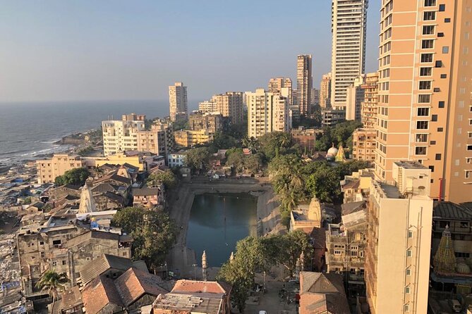 Private Guided Spiritual Walk in Banganga Hindu Temples - Walking the sacred Banganga Tank