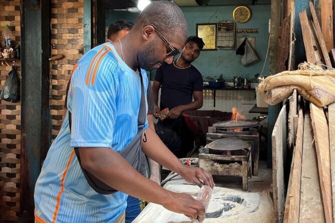 Private Guided Walking Tour in Dharavi Slums - Kumbharwada and the work of the potters
