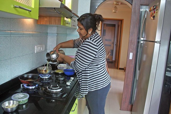 Private Maharashtrian Cooking Class in Mumbai with a Local Family - Key points to know before booking