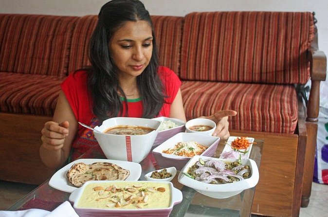 Private Market Tour and Vegetarian Cooking Class in Mumbai - Who should book this Mumbai class?