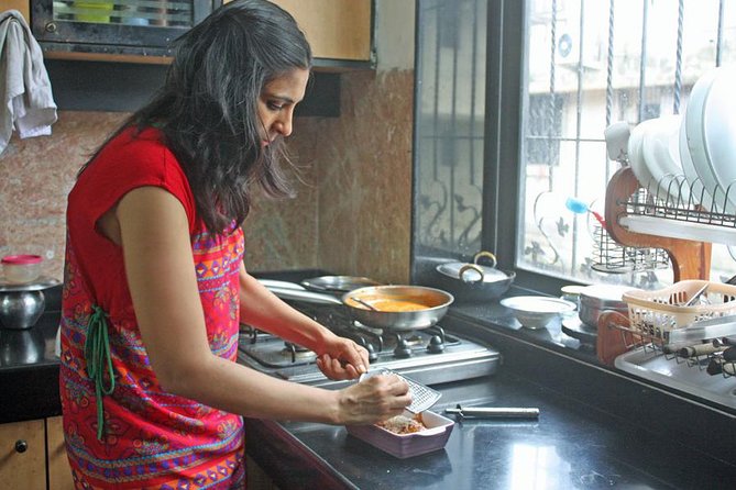Private Market Tour and Vegetarian Cooking Class in Mumbai - A 30-minute grocery visit, not an open-air market