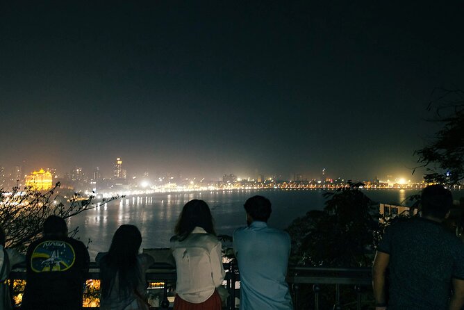 Private Mumbai Night Tour - Chowpatty Beach: Mumbai in snack mode