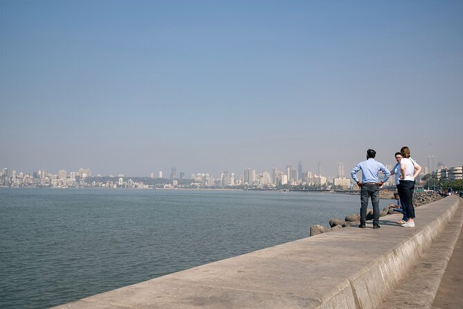 Private Mumbai Sightseeing Tour - Full Day - Chor Bazaar: shopping with a little caution