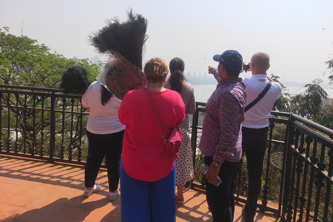 Private Mumbai Sightseeing Tour(Travellers Choice Award Winner) - Marine Drive and the Queen’s Necklace