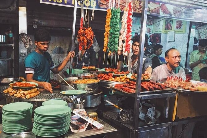 Private Street Food Tour with Mumbai Sightseeing Tour including AC vehicles - Chowpatty Begins the Evening with Mumbai’s Vegetarian Classics