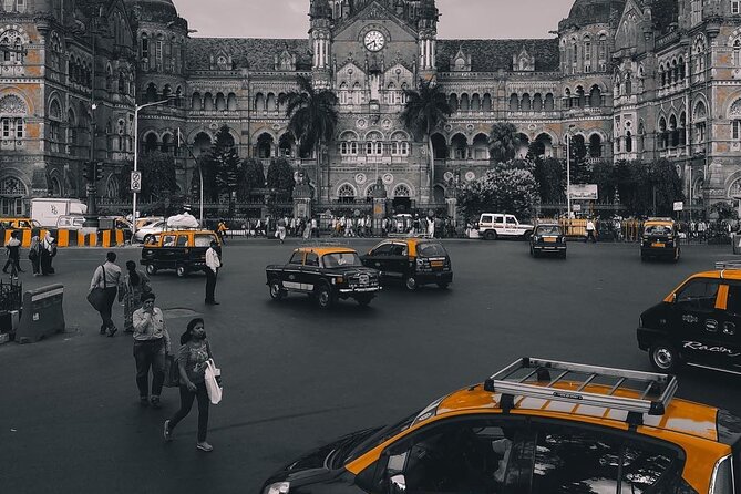 Private Tour in Mumbai Slum with Sightseeing - Antilia and the sharp contrasts of Mumbai
