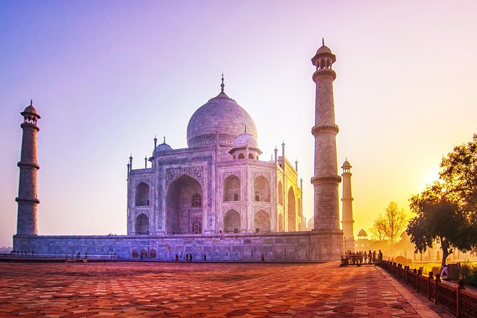 Same Day Taj Mahal and Agra Tour from Mumbai with Return Flights - The 4 a.m. flight and the road to Agra