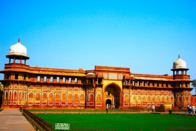 Same Day Taj Mahal and Agra Tour from Mumbai with Return Flights